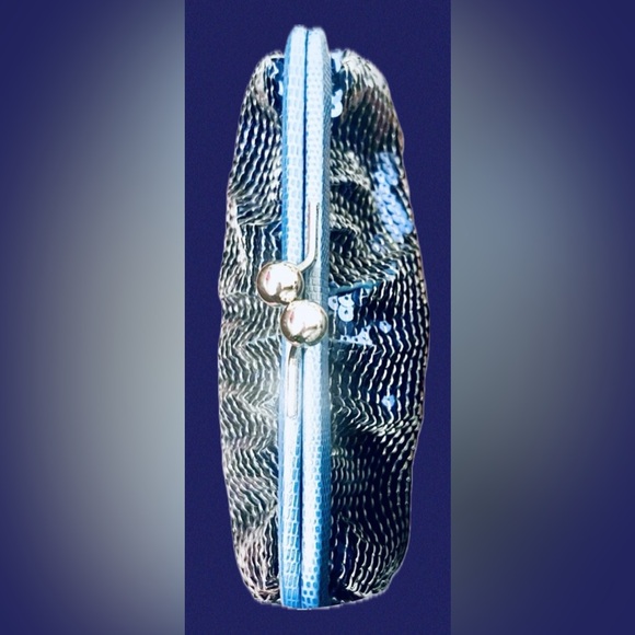 New Coach Sequin Kisslock Clutch Leather Wristlet Handle
New W/O Tag - Picture 6 of 12